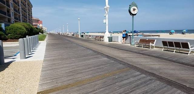 The Ocean City boardwalk and beach, where volunteer &lsquo;beachguides&rsquo; lead free guided walks twice a week